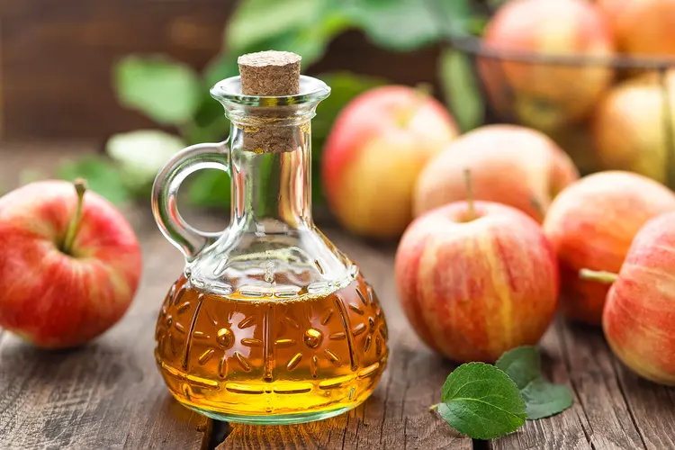 DIY apple cider vinegar scalp rinse for dandruff