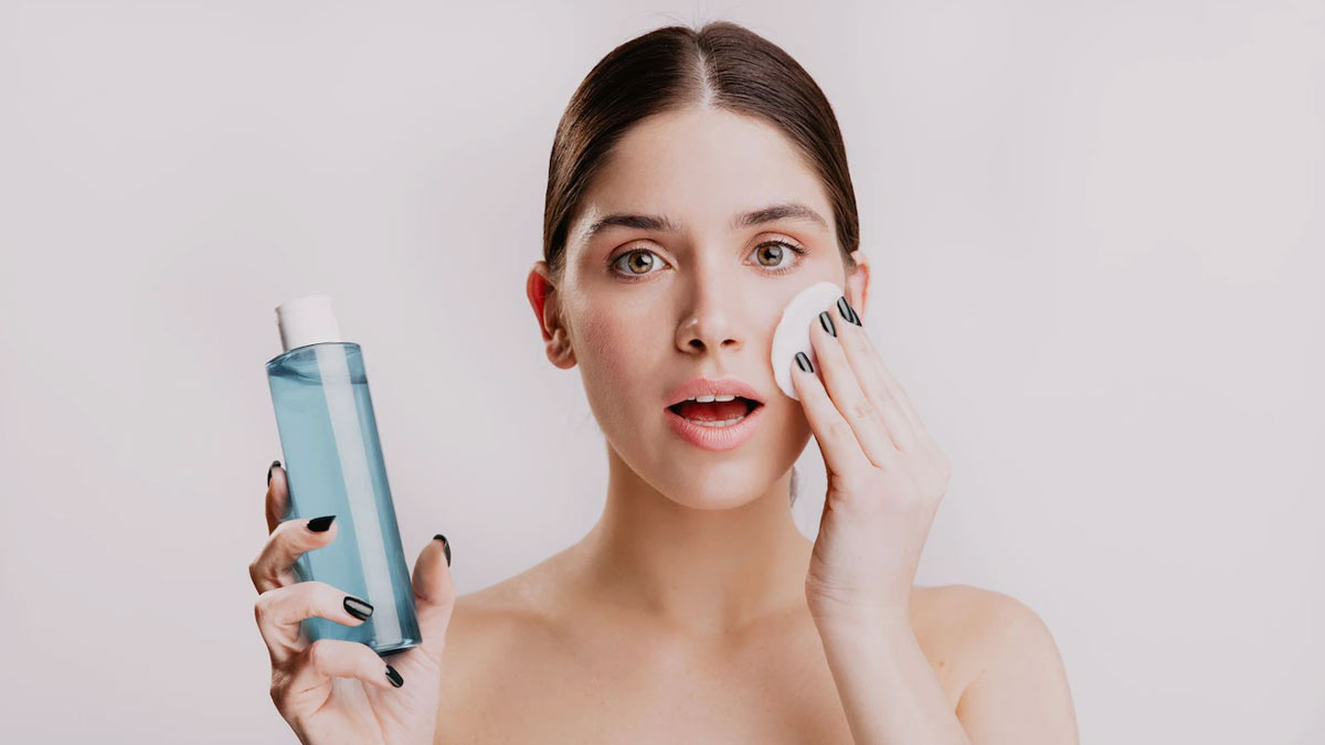 How to remove stubborn makeup naturally