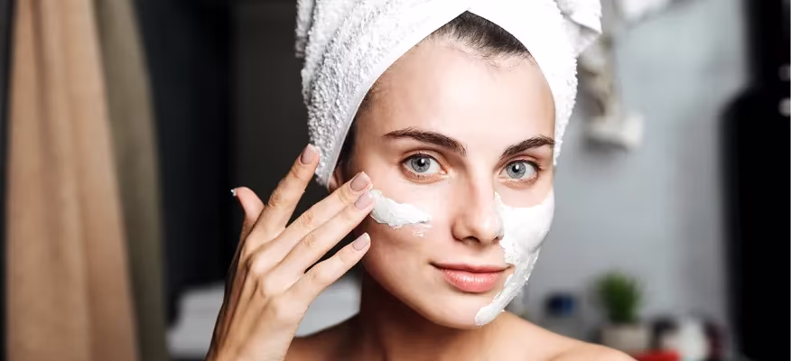 how to get glowing skin naturally at home