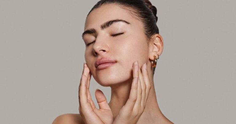 how to build a beginner-friendly makeup kit on a budget