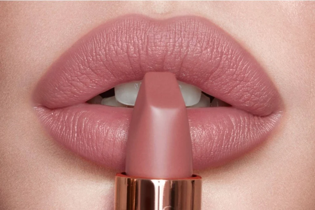 long lasting lipstick tips that stay all day