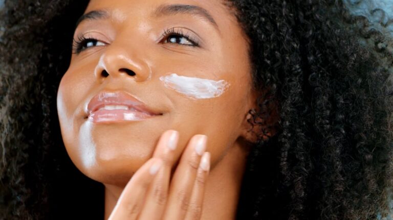how to remove dark spots on face naturally