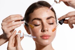 how to use vitamin C serum on face correctly