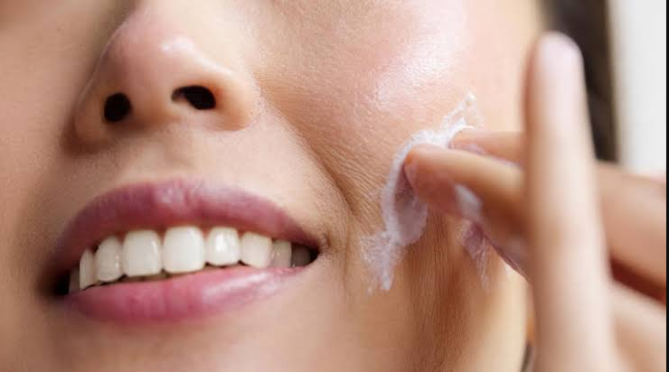 How to prevent wrinkles with daily skincare habits